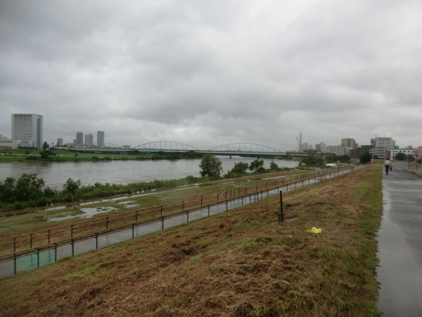 ＣＩＭＧ９３９６台風来たるの多摩川の状況